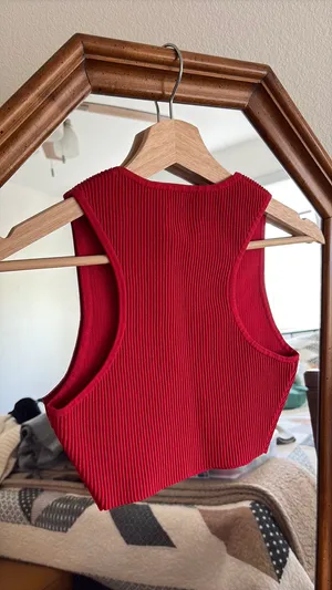 Aritzia Babaton Crop Top thumbnail 2