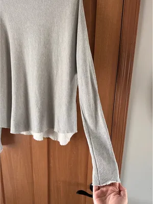 Perfectwhitetee Morrison Mock Neck Sweatshirt in Heather Grey Women’s size Small thumbnail 4