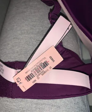 Victoria’s Secret new lightly lined wireless bra thumbnail 8