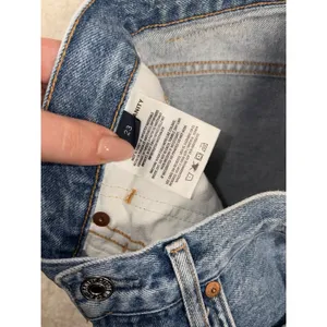 Citizens of Humanity‎ Emery Relaxed Straight Womens Jeans Size 23 Distressed thumbnail 4