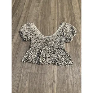 Urban‎ Outfitters Crop Top Women's M Angelo Animal Cheetah Print Smocked thumbnail 2