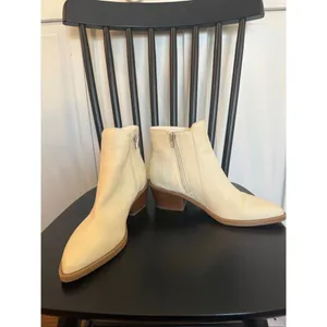 Dolce Vita Salome white point toe booties size 6 thumbnail 10