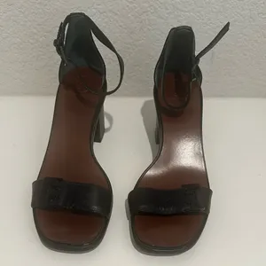Tory Burch Gabrielle Ankle Strap Block Heel Sandal Black Leather Size 7.5 thumbnail 2