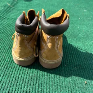Timberland 6 Inch Premium Waterproof Boot 'Wheat' Nubuck Size 3 Women’s Size 4.5 thumbnail 5