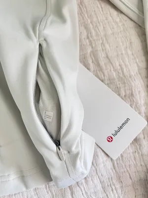 Lululemon Define Cropped Jacket thumbnail 3
