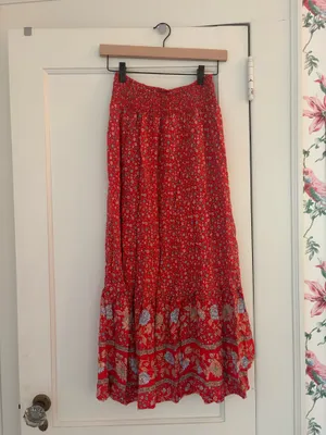 Size small maxi skirt Red thumbnail 2