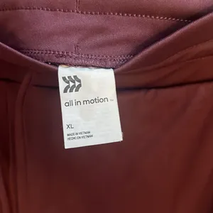 Women’s Shorts thumbnail 2