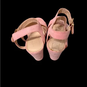 Forever 21 Pink Suede Leather Strappy Sandals Heels Sz 7.5 Worn Once! thumbnail 9
