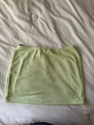 Edikted Women’s Keke Mini Skirt Lime (part of a Set) !!Top Listed on my account!! thumbnail 4