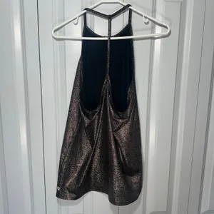 Fabletics Ciara Tank Top Womens M‎ Rose Gold Metallic Shimmer T-Back Racerback thumbnail 4