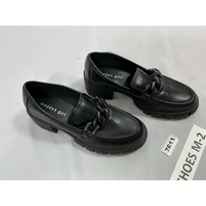 Womans Excellent Madden Girl Hoxxtonn Chunky Platform Chain Loafers 7.5 M Black thumbnail 2