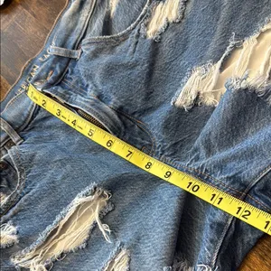AMERICAN EAGLE Highest Rise 90’s Boyfriend Short Distressed Denim Size 6 thumbnail 9