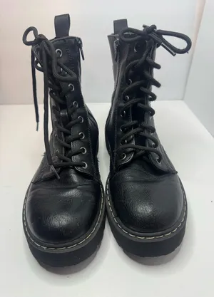 Sincerely Jules'Harley' Black Vegan Leather Boots Womens Size 7M thumbnail 1