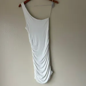 L Space Cream Aliana One Shoulder Mini Dress Size Medium thumbnail 9