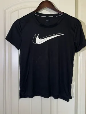 Nike Women's Dri-FIT Swoosh Run Short-Sleeve Running Top S thumbnail 1