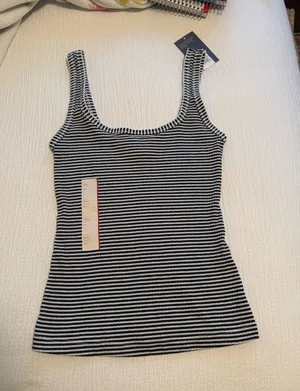 Universal Threads Tank thumbnail 1