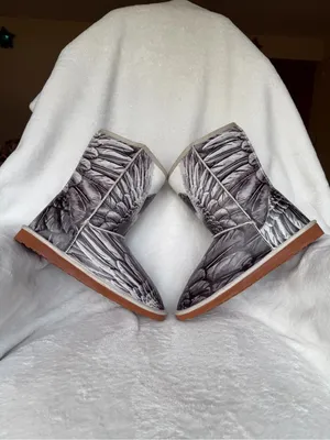 Women’s Winter Boots with Angel Wing Print Plush Fleece Lining Size 40 thumbnail 5