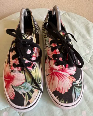 Vans Hawaiian Floral Sneakers Womens size 7 thumbnail 1