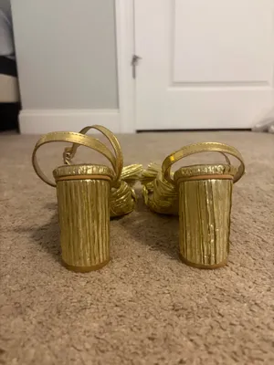 Gold bow heels Size 39 thumbnail 3