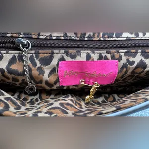 Betsey Johnson Bow Clutch Bag thumbnail 4