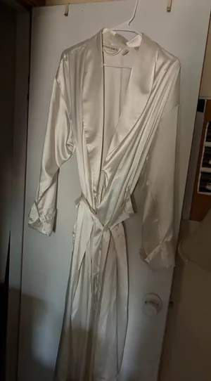 Victoria secret lingerie robe thumbnail 1