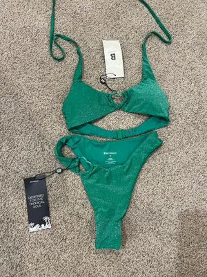 NWT Blackbough Thea Scoop Neck Top and Asymmetrical Cheeky Bottoms Bikini Set thumbnail 5