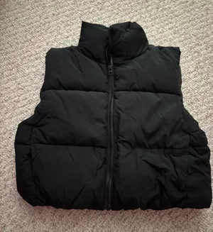 H&M Puffer Vest Black thumbnail 1
