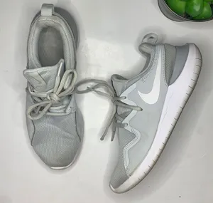 Nike Tessen Women’s Walking Casual Gray White Shoes Sneakers S-140 Size 7.5 thumbnail 1
