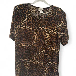 Early 2000s grandma core leopard print padded shoulder top MADE IN USA thumbnail 1