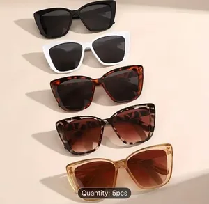 Women’s 5 Pairs Retro Cat thumbnail 3