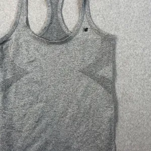 New Balance Gray Racerback Tank Top Women's Medium Running Active Gym Workout thumbnail 4