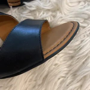 BOC Leather Women's Sandals size 10 see all photos for condition color black thumbnail 2