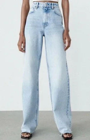 EUC Zara Light Wash Wide Leg Jeans thumbnail 5