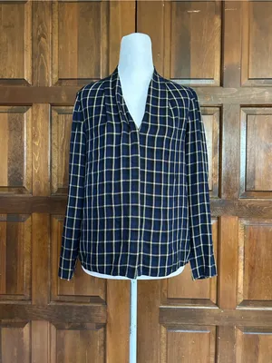 Aritzia Babaton Power Blouse Small S Navy‎ Blue Cream Check Plaid V-Neck Career thumbnail 3