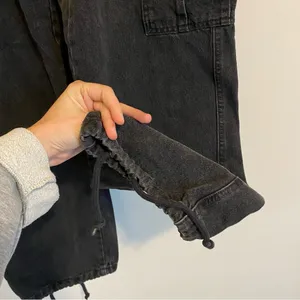 Levi's Black '94 Baggy Cinched Ankle Cargo Jeans size 24 thumbnail 5