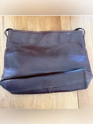 Ellington Portland Oregon Leather Tote Shoulder Bag with Magnetic Closure thumbnail 2