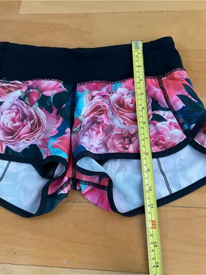 Lululemon Run: Speed Short *4-way Stretch Secret Garden / Black Sz 2 thumbnail 4