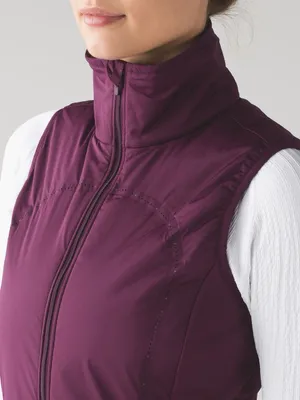 Lululemon Run For Cold Vest in plum size 12 thumbnail 3