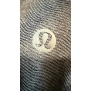 Lululemon Black High Neck Open Back Tie Hem Activewear Tank Top Size 6 thumbnail 4