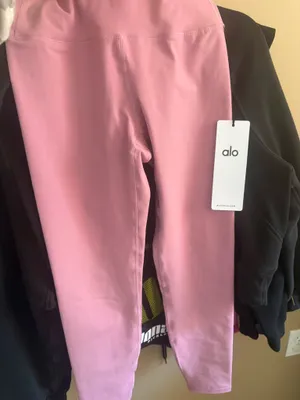 Alo Yoga Leggings thumbnail 2