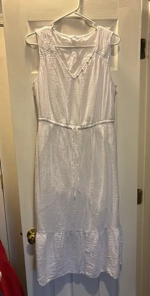 Time and Tru White Dress thumbnail 1