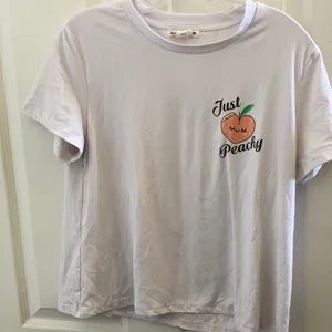 FINAL MARKDOWN Ladies weekend edition just peachy tee xl White thumbnail 1