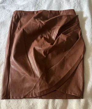 Iris Women’s Faux Leather Pencil Skirt in Chestnut Brown thumbnail 1
