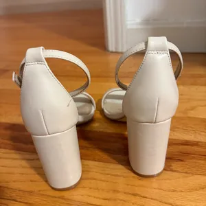 Bird Grey Almond Bridesmaid Heels Size 5.5 thumbnail 3