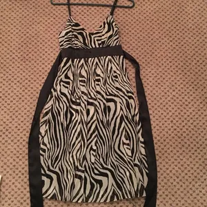 ZEBRA PRINT DRESS Black Size M thumbnail 2