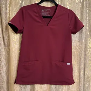FIGS Casma Three-Pocket Scrub Top Women's Burgundy Maroon XXS thumbnail 1