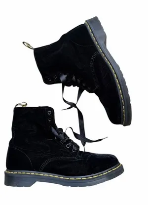 Dr. Martens Womens 1460 Pascal Velvet Black Boots Ribbon Laces Vegan 11 thumbnail 1