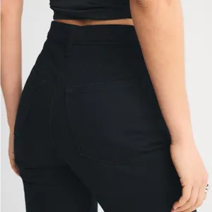 Abercrombie & Fitch Ultra High‎ Rise 90s Straight Jean in Black Size 24 or 00 thumbnail 11