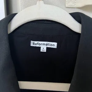 Reformation Oakley Peplum Vest in Black Sz 4 NWOT thumbnail 6