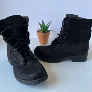 BOC Combat Womens Boots Size 6M Y2K Knit Cuff Boho Grunge Black Stacked Heel thumbnail 13